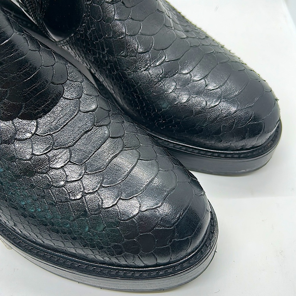 Jeffrey Campbell Black Faux Snakeskin Chelsea Leather Boots Shoes **Size 7** - Picture 4 of 10